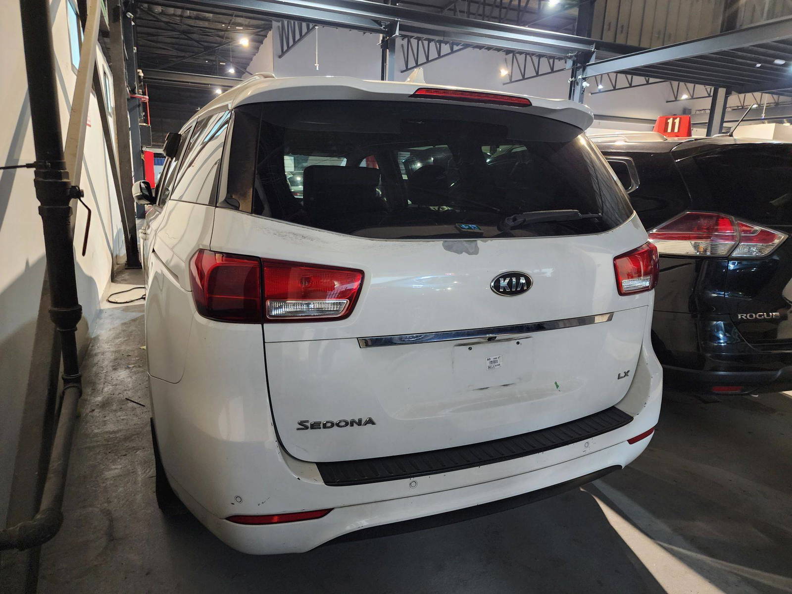 2017 KIA SEDONA — 134414 Miles — Lot 25943 — Al Quoz - Marhaba Auctions Used Cars - Image 4