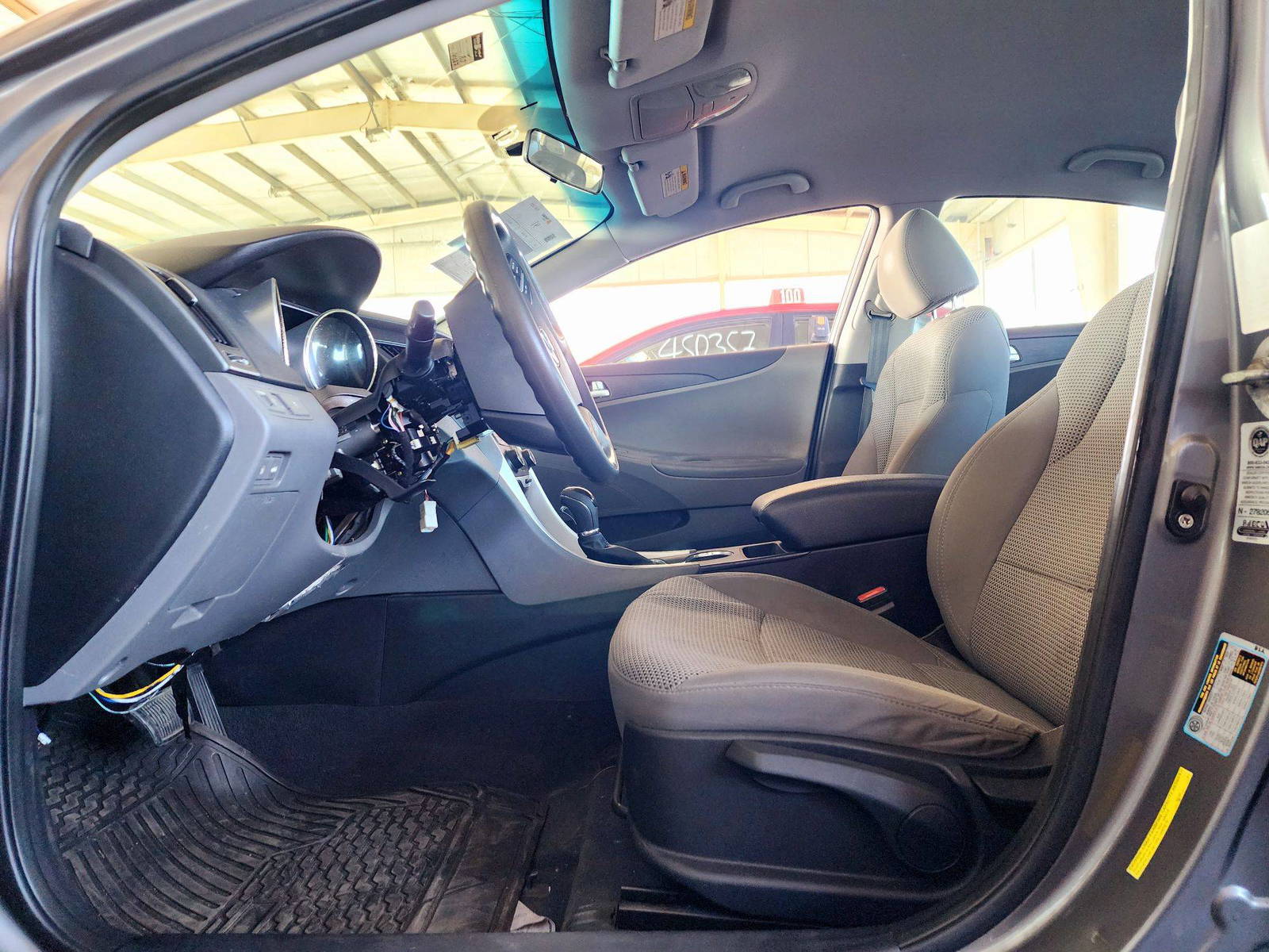 2011 HYUNDAI SONATA — 141587 Miles — Lot 169364 — Souq - Marhaba Auctions Used Cars - Image 8