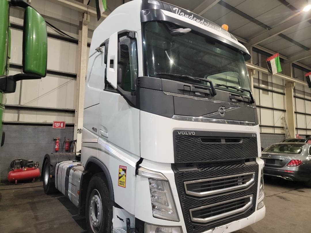 2015 VOLVO FH-Series — 1037135 KM — Lot B713500 — Main - Marhaba Auctions Used Cars - Image 3