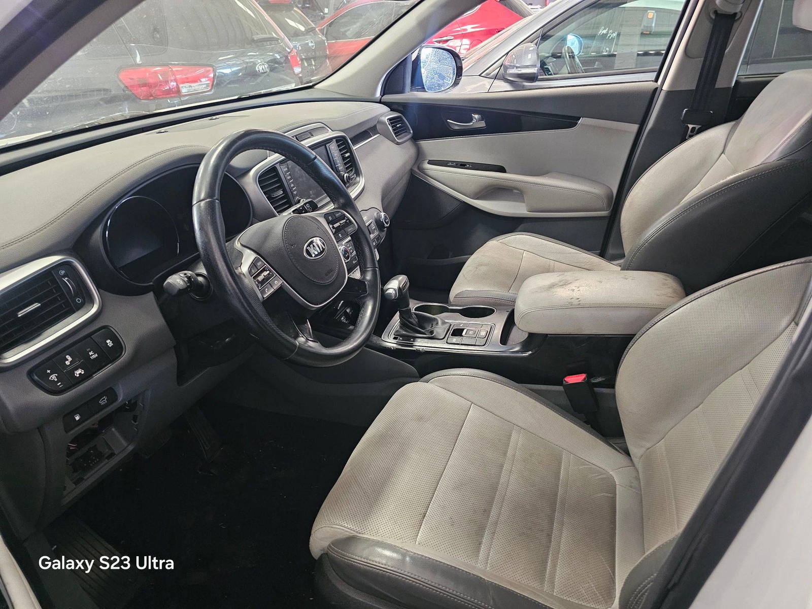 2019 KIA SORENTO — 80785 Miles — Lot 65718025 — Souq - Marhaba Auctions Used Cars - Image 8