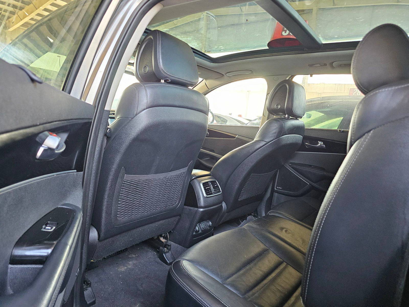 KIA SORENTO 2016 - Marhaba Auction Used Cars - Image 8