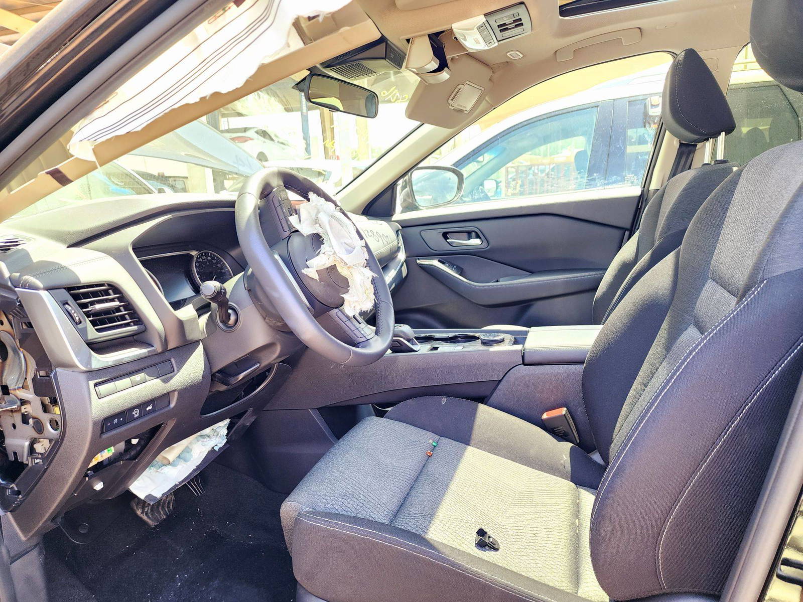 2024 NISSAN ROGUE — 4816 KM — Lot 12068216 — Ind. 12 - Marhaba Auctions Used Cars - Image 9
