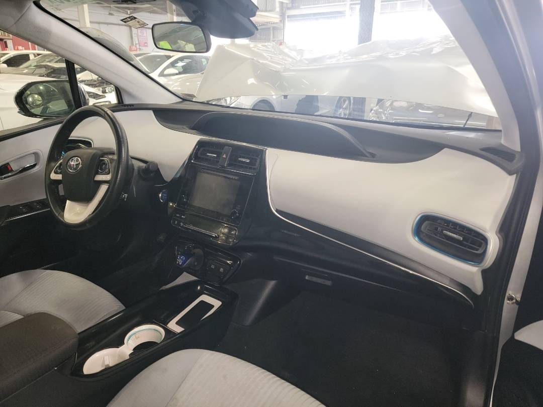 2016 TOYOTA PRIUS — 227650 Miles — Lot 68761403 - Marhaba Auctions Used Cars - Image 5