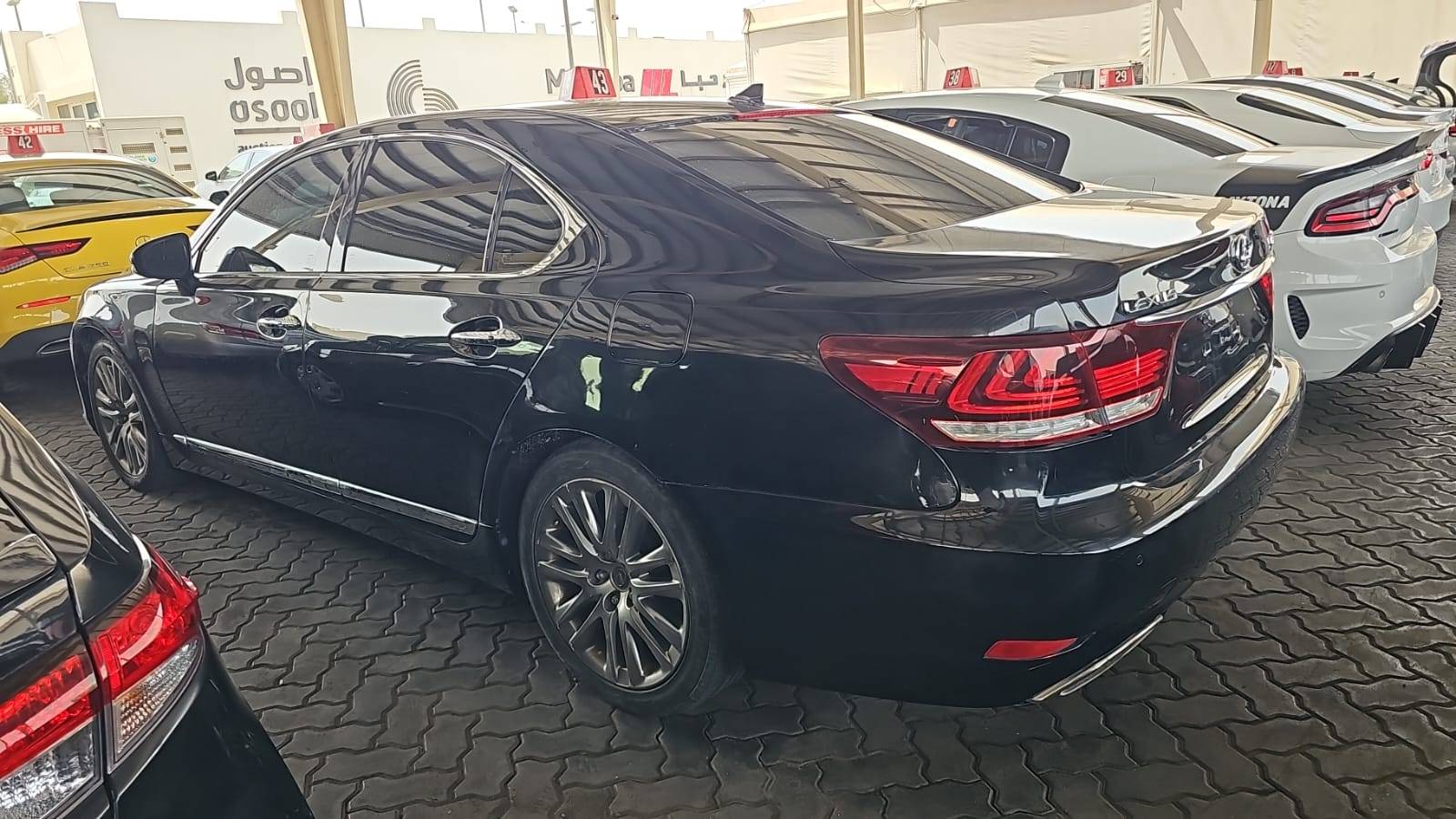 2015 LEXUS LS 460 — 180328 KM — Lot 5025144 — Souq - Marhaba Auctions Used Cars - Image 4