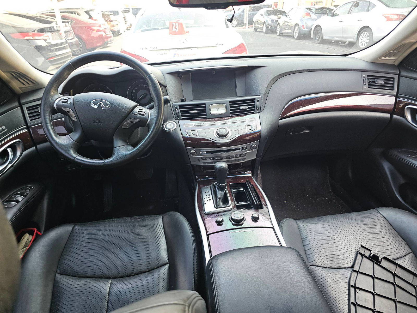 2011 INFINITI M37 — 175651 KM — Lot XBM511825 — Souq - Marhaba Auctions Used Cars - Image 8
