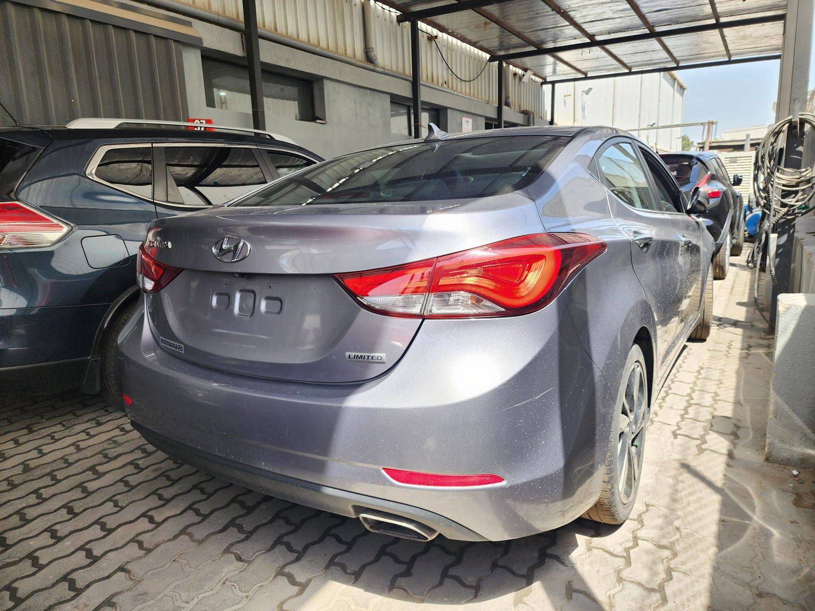 2014 HYUNDAI ELANTRA — 181744 KM — Lot 43351075 — Al Quoz - Marhaba Auctions Used Cars - Image 6