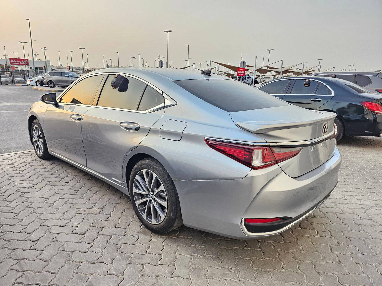 LEXUS ES 300H 2022 - Marhaba Auction Used Cars - Image 5