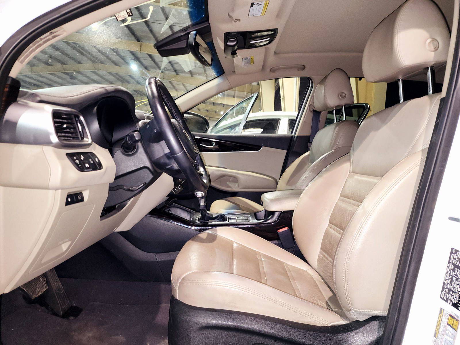2019 KIA SORENTO — 72511 Miles — Lot 85267364 — Souq - Marhaba Auctions Used Cars - Image 9