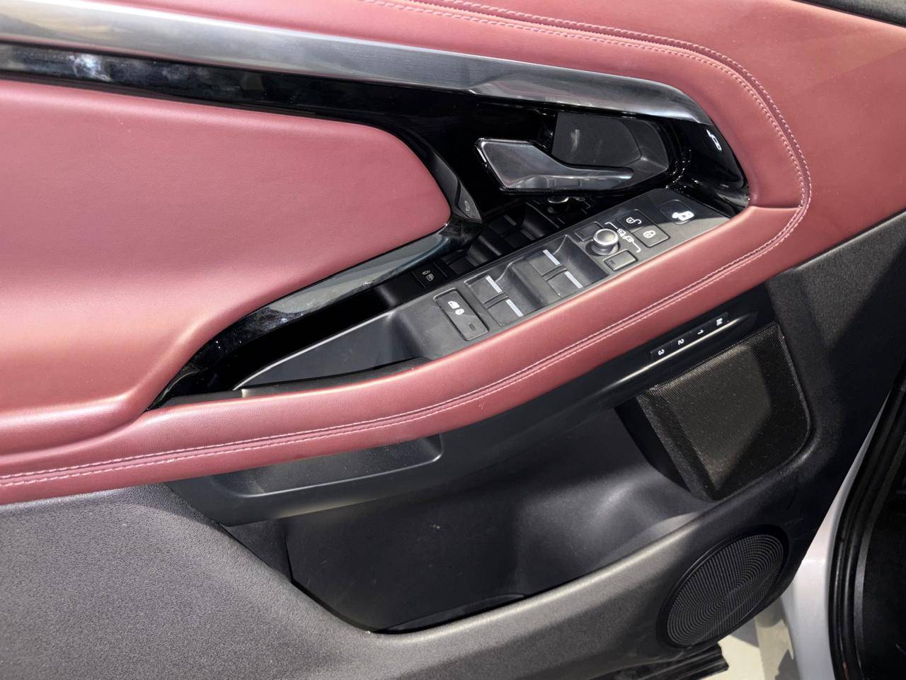 2020 RANGE ROVER EVOQUE — 113676 KM — Lot 45322 — Al Quoz - Marhaba Auctions Used Cars - Image 12