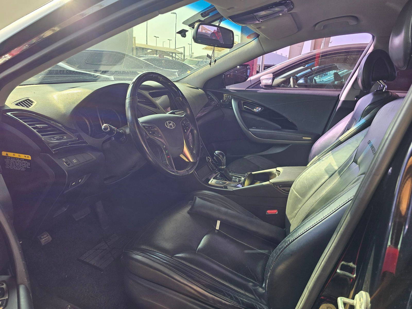 2012 HYUNDAI GRANDEUR — 72321 KM — Lot BCA097906 — Souq - Marhaba Auctions Used Cars - Image 8