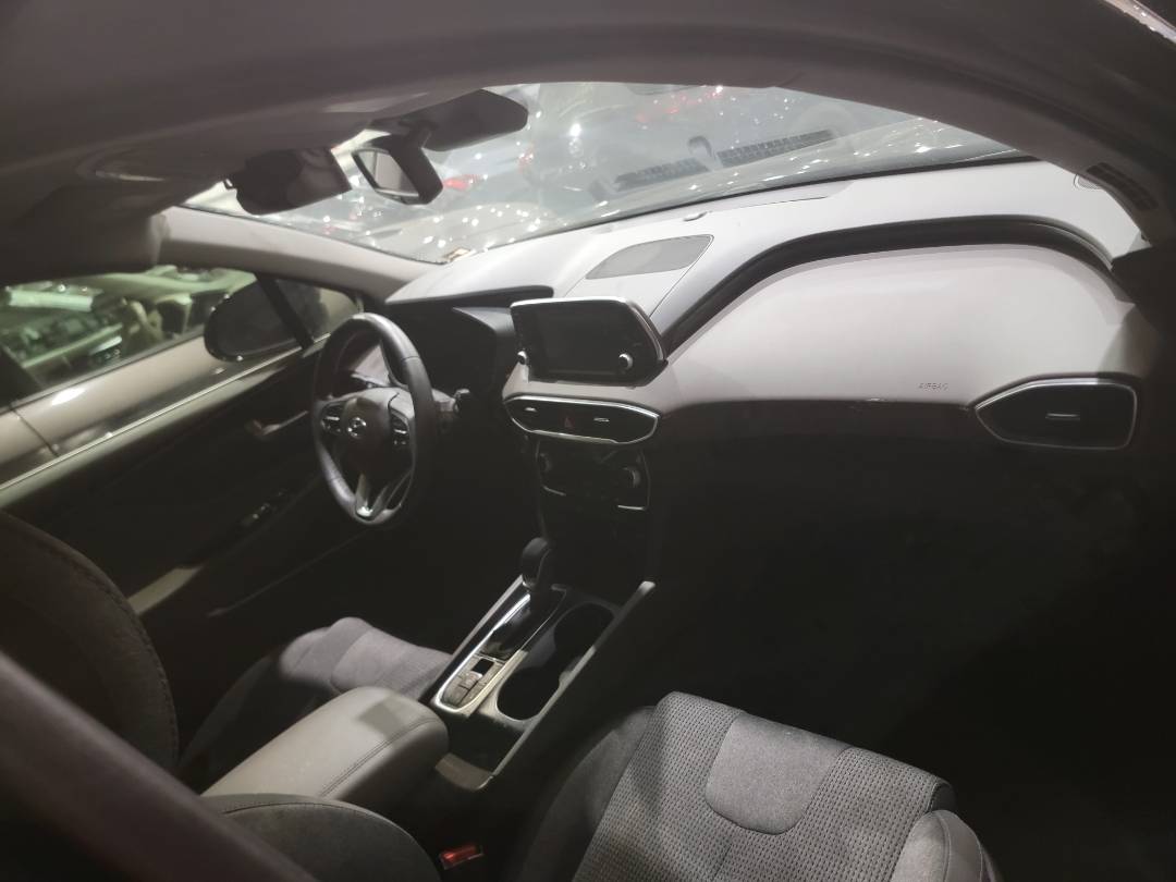 2019 HYUNDAI SANTA FE — 26109 Miles — Lot 51373261 - Marhaba Auctions Used Cars - Image 4