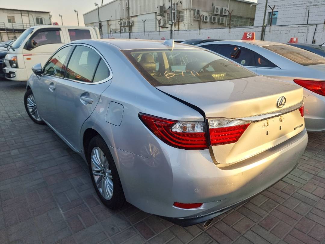 LEXUS ES 350 2015 - Marhaba Auction Used Cars - Image 4