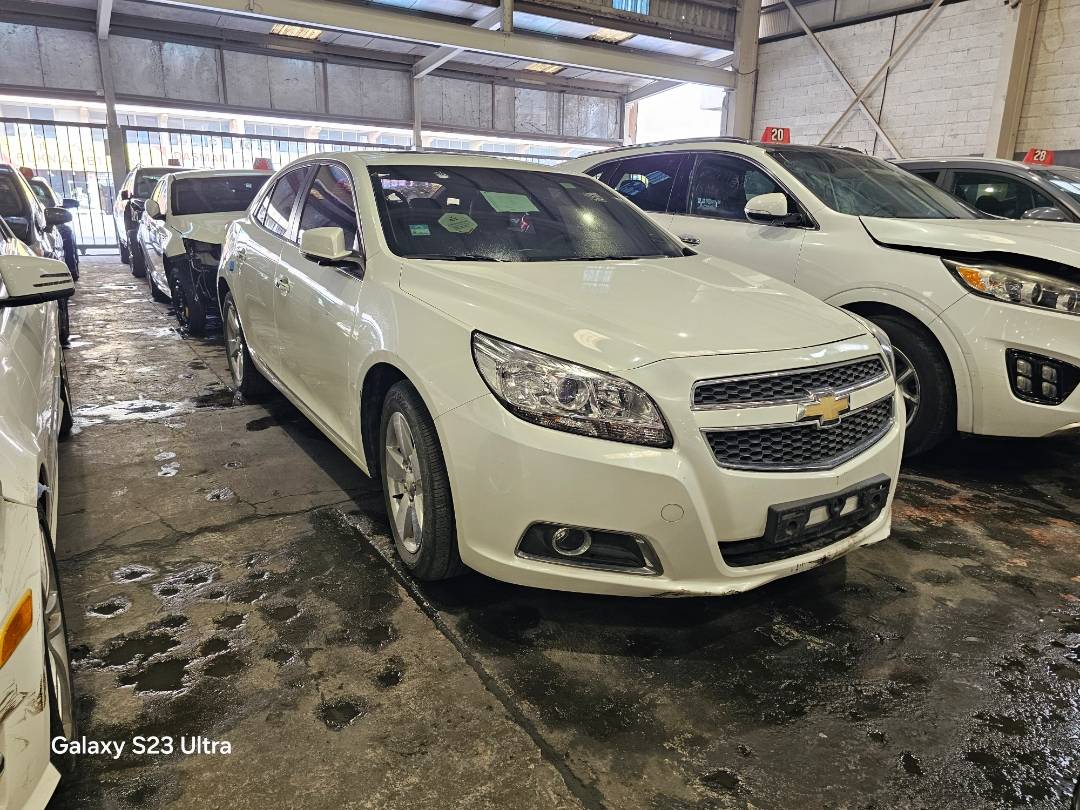 2015 CHEVROLET MALIBU — 70102 KM — Lot 049044 — Main - Marhaba Auctions Used Cars - Image 4