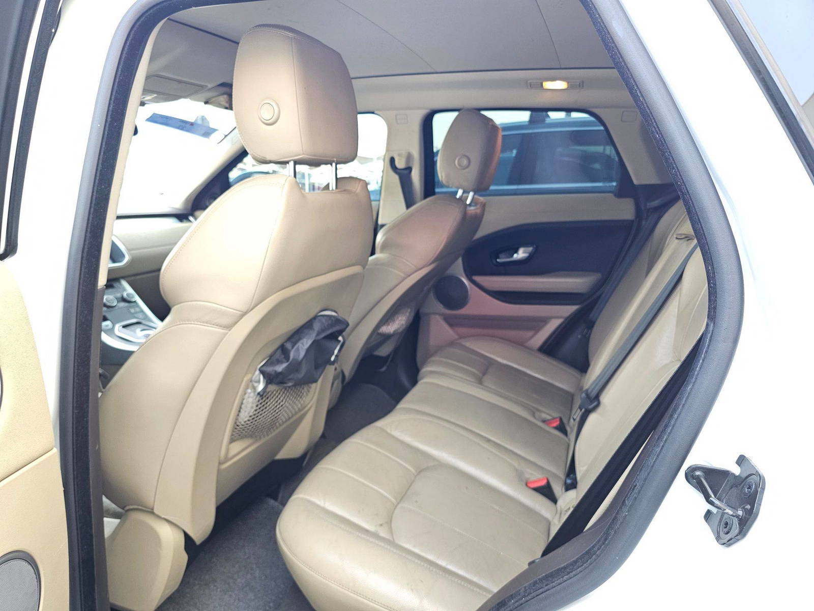 2017 LAND ROVER RANGE ROVER EVOQUE — 145468 Miles — Lot G3HH172651 — Souq - Marhaba Auctions Used Cars - Image 6