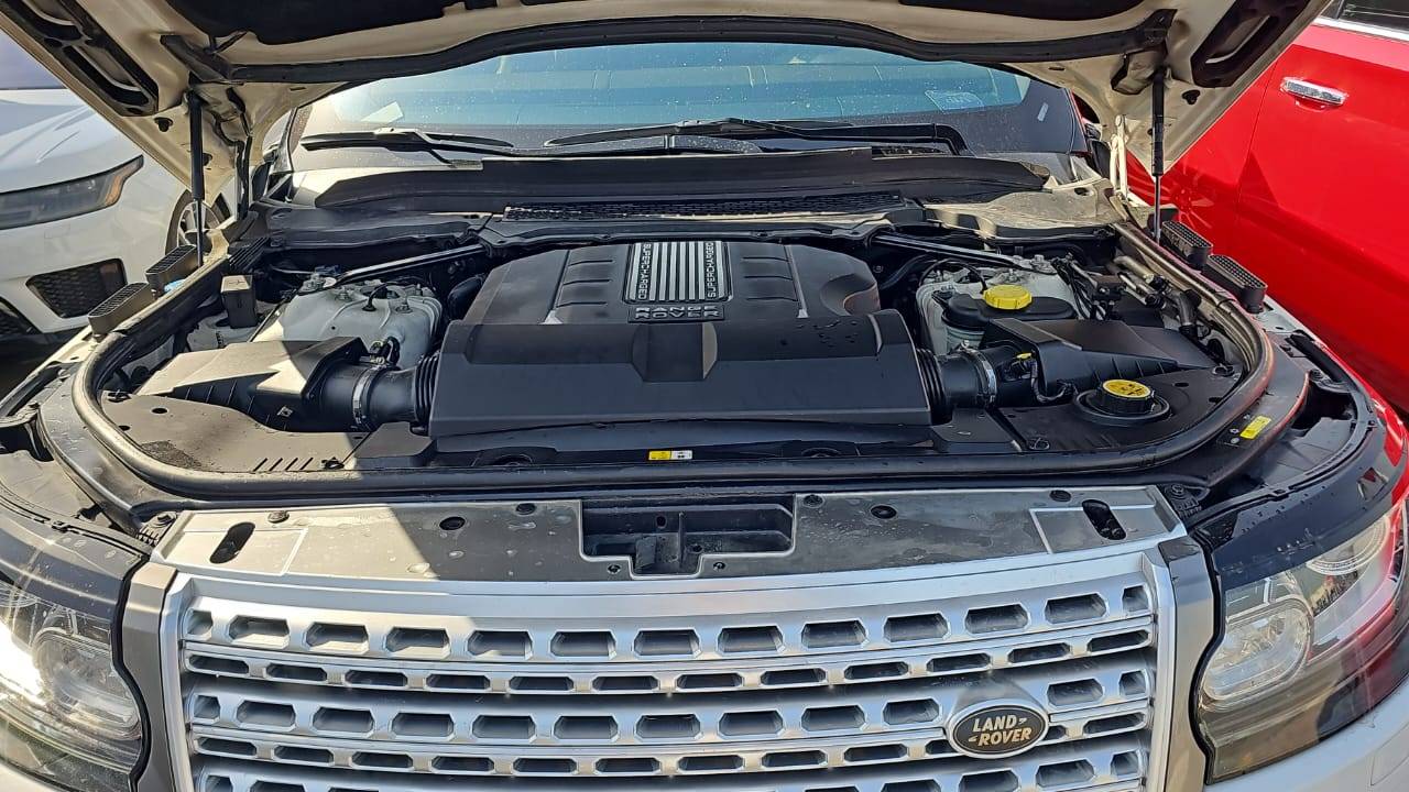 2014 LAND ROVER RANGE ROVER VOGUE — 246795 KM — Lot EA130937 — Souq - Marhaba Auctions Used Cars - Image 4