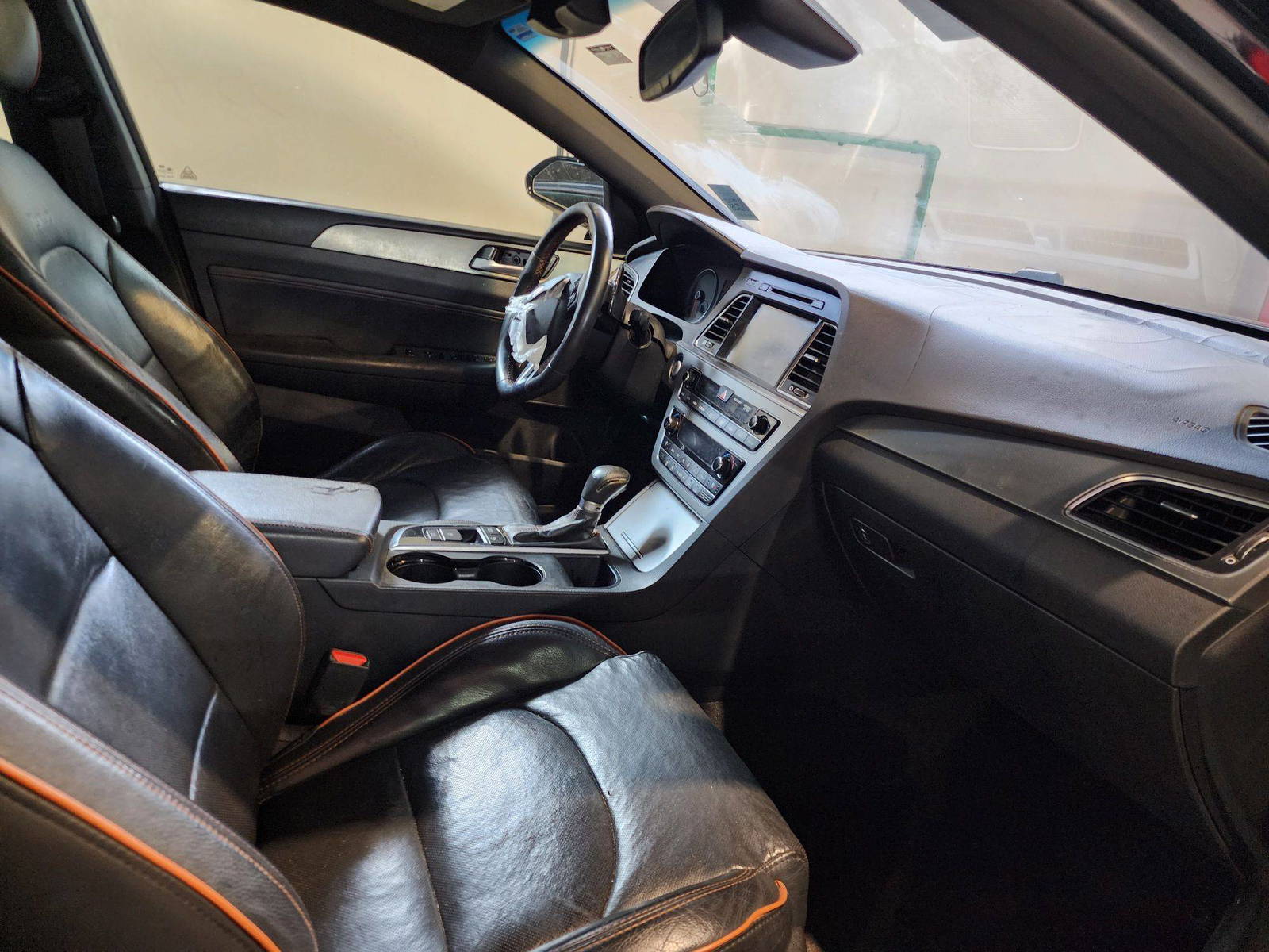 2015 HYUNDAI SONATA — 134055 Miles — Lot 27232 — Al Quoz - Marhaba Auctions Used Cars - Image 8