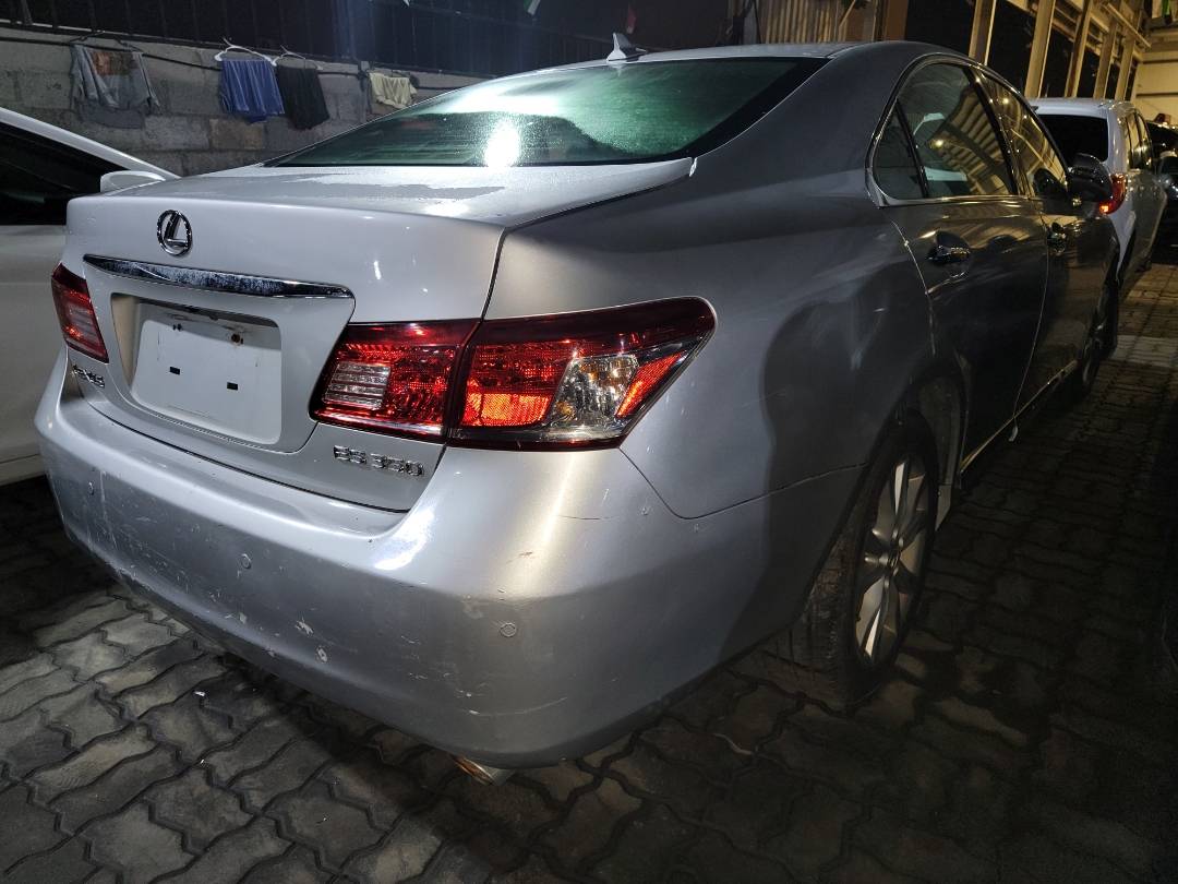 2010 LEXUS ES 350 — 265798 Miles — Lot 59232 - Marhaba Auctions Used Cars - Image 4
