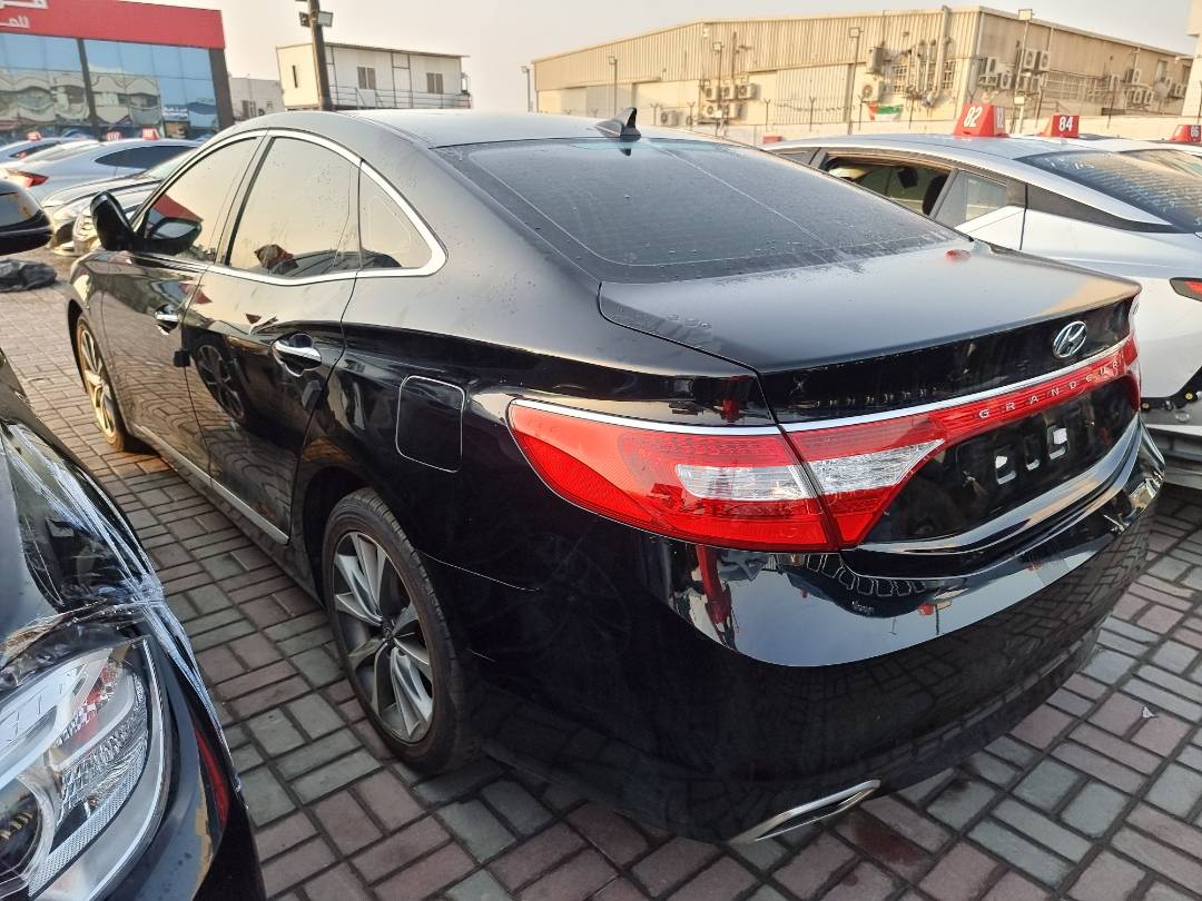 2016 HYUNDAI GRANDEUR — 290628 KM — Lot 215487 — Souq - Marhaba Auctions Used Cars - Image 5