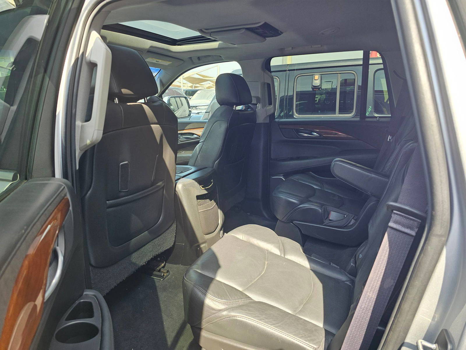 CADILLAC ESCALADE 2017 - Marhaba Auction Used Cars - Image 7