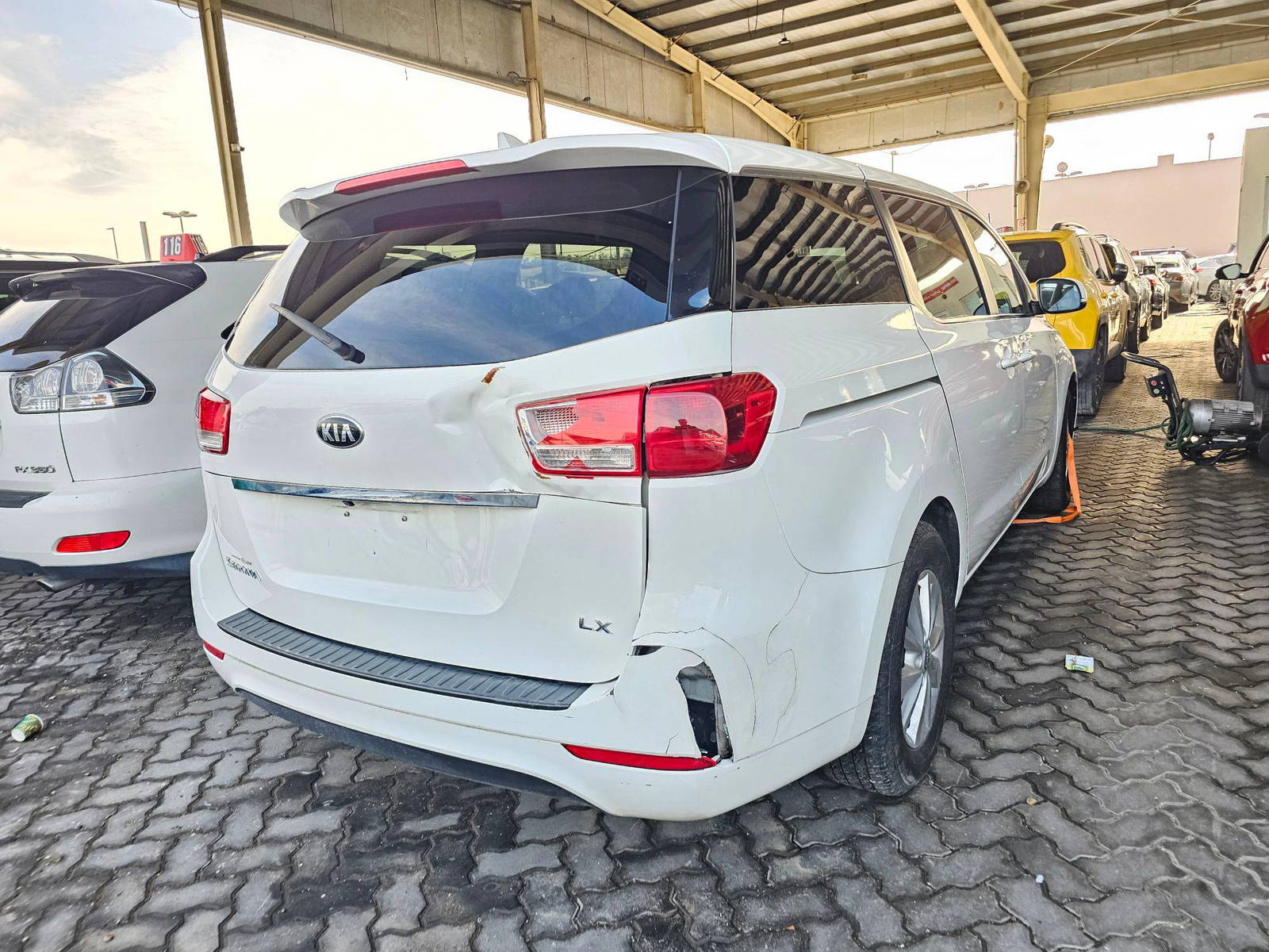 2017 KIA SEDONA — 121700 Miles — Lot 15H6219350 — Souq - Marhaba Auctions Used Cars - Image 3