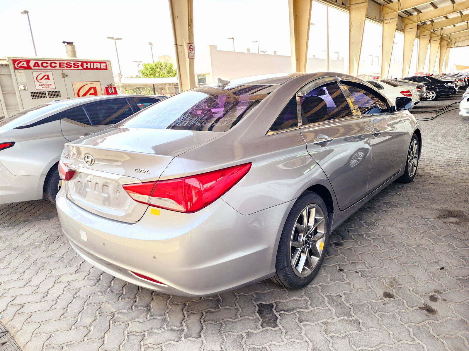 2014 HYUNDAI SONATA — 151611 KM — Lot ABEA61431 — Souq - Marhaba Auctions Used Cars - Image 4