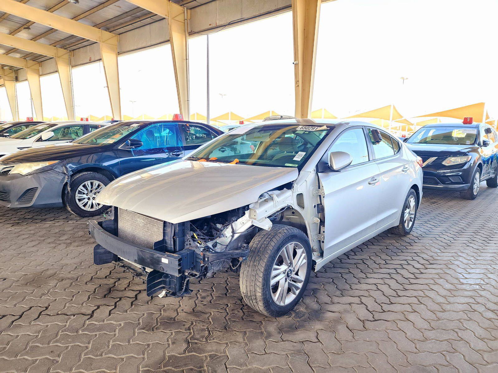 2019 HYUNDAI ELANTRA — 97580 Miles — Lot 65029104 — Souq - Marhaba Auctions Used Cars - Image 5