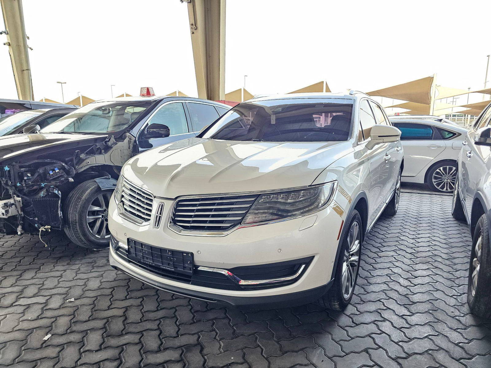 2016 LINCOLN MKX — 208584 KM — Lot L67650 — Souq - Marhaba Auctions Used Cars - Image 5