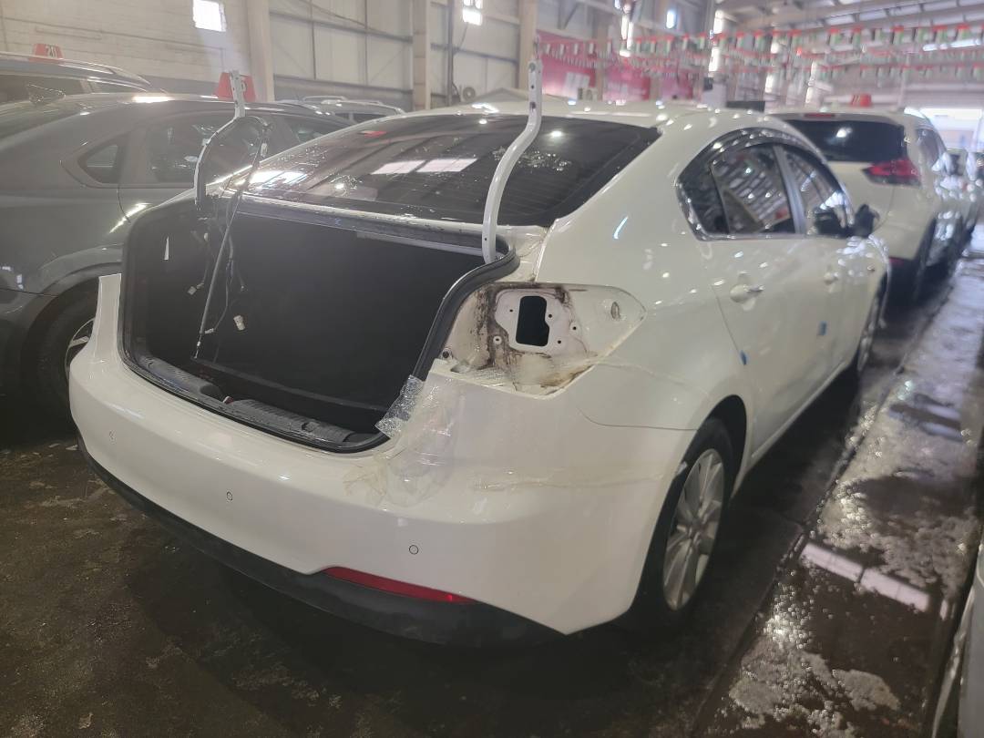 2014 KIA K3 — 185949 KM — Lot 171467 — Main - Marhaba Auctions Used Cars - Image 5