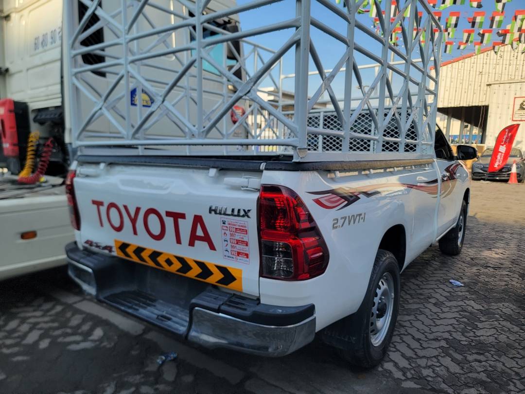 2023 TOYOTA HILUX — 94130 KM — Lot 1856894 — Main - Marhaba Auctions Used Cars - Image 4