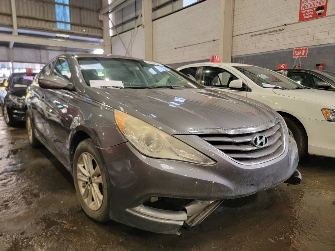 2013 HYUNDAI SONATA — 258548 Miles — Lot H664179 — Main - Marhaba Auctions Used Cars - Image 4