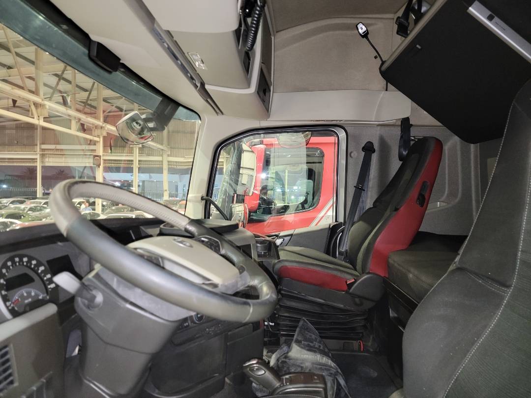 2015 VOLVO FH-Series — 978677 KM — Lot B726096 — Main - Marhaba Auctions Used Cars - Image 9