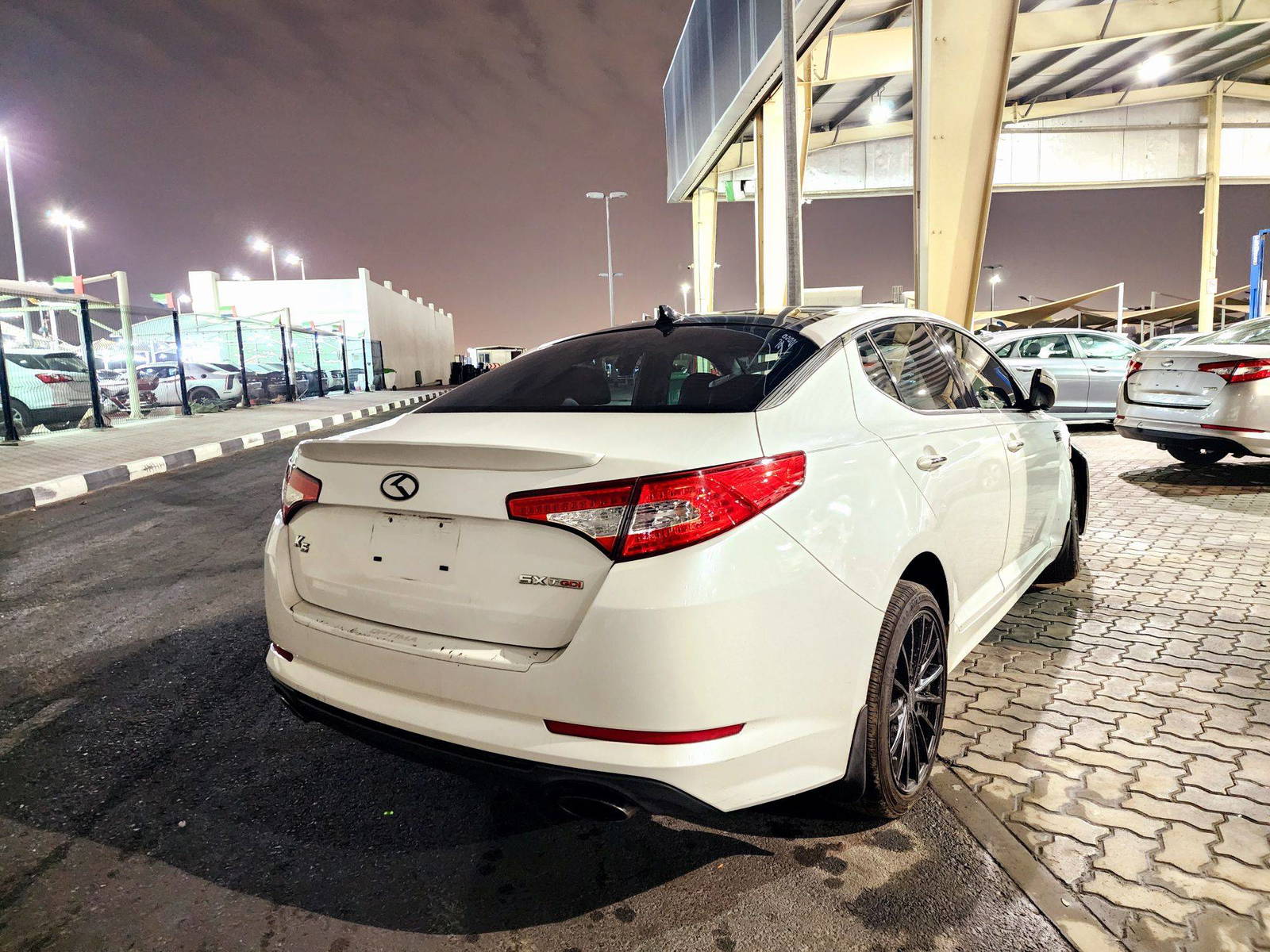 2011 KIA OPTIMA — 210660 Miles — Lot 81752724 — Souq - Marhaba Auctions Used Cars - Image 4