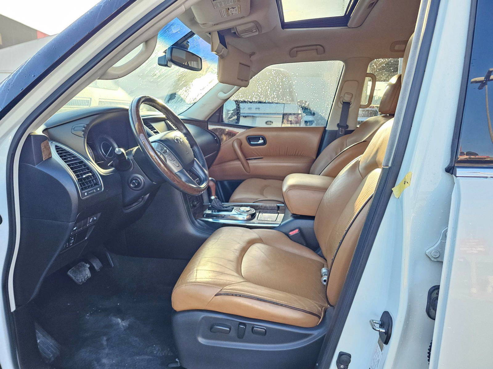 2016 INFINITI QX80 — 183479 Miles — Lot D9G9801392 — Souq - Marhaba Auctions Used Cars - Image 10