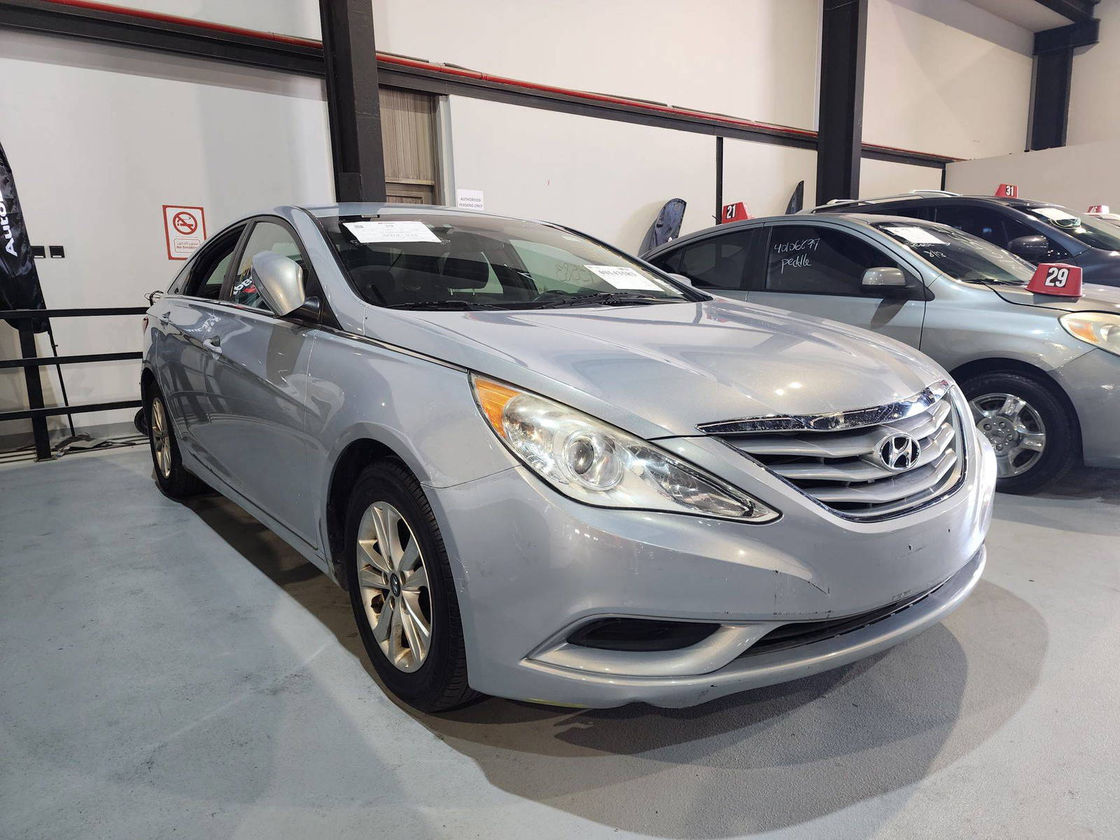 2011 HYUNDAI SONATA — 215800 Miles — Lot 241041 — Al Quoz - Marhaba Auctions Used Cars - Image 4