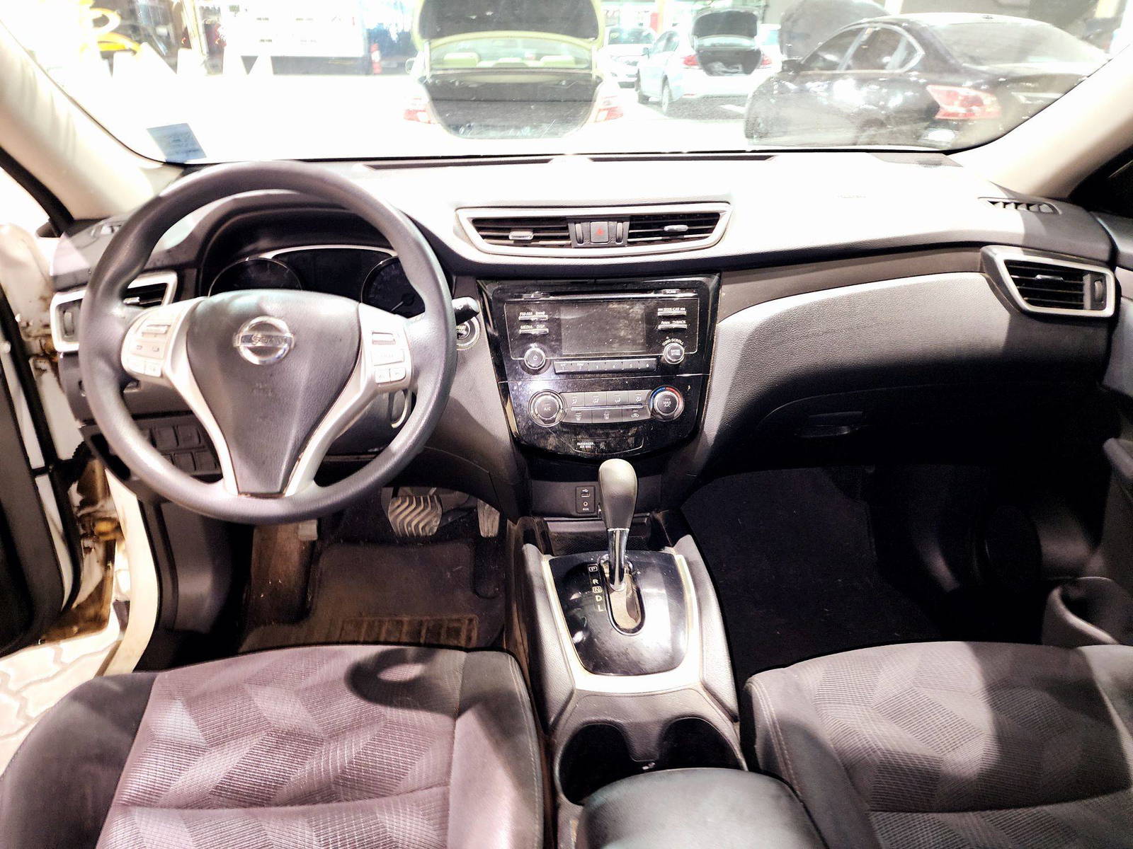 2014 NISSAN ROGUE — 151001 KM — Lot 806515 — Souq - Marhaba Auctions Used Cars - Image 7
