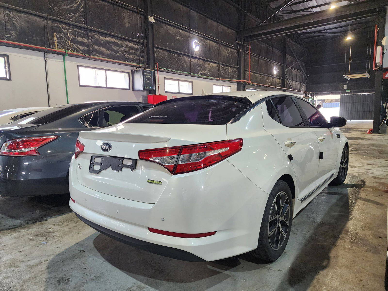 2013 KIA K5 — 120666 KM — Lot 025474 — Al Quoz - Marhaba Auctions Used Cars - Image 6