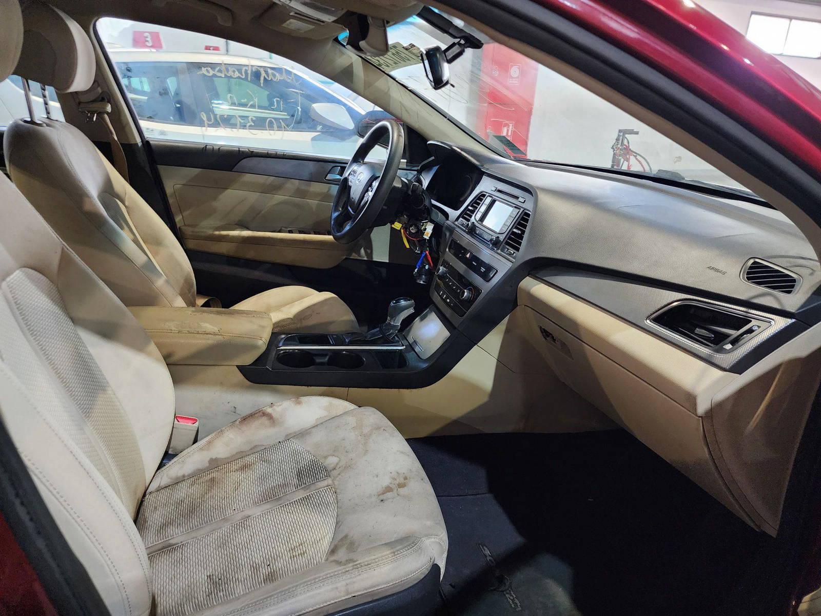 2015 HYUNDAI SONATA — 188836 Miles — Lot 95877 — Al Quoz - Marhaba Auctions Used Cars - Image 9