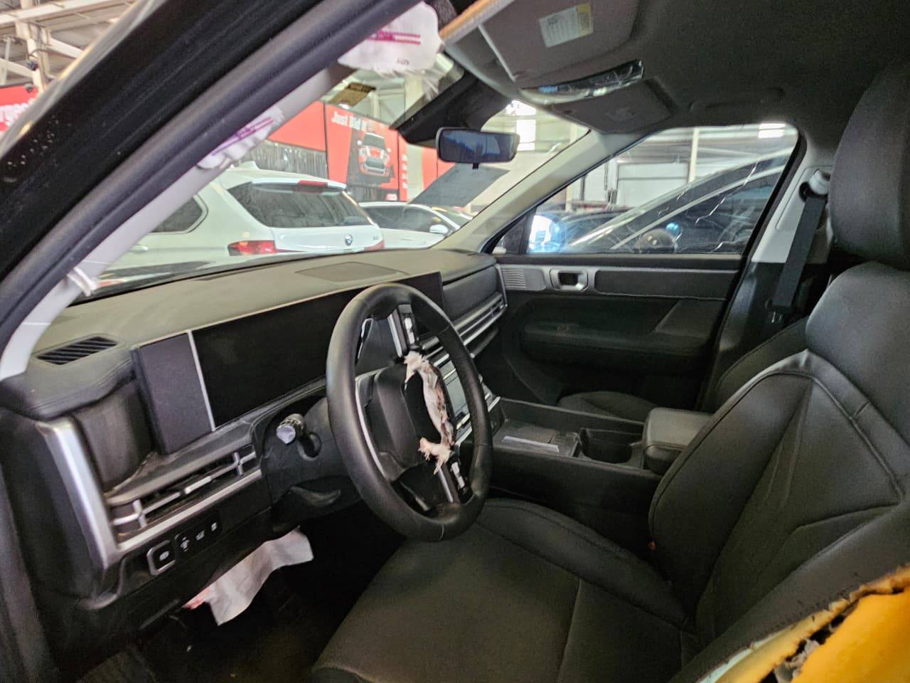 2025 HYUNDAI SANTA FE — 16885 Miles — Lot SH109536 — Main - Marhaba Auctions Used Cars - Image 9