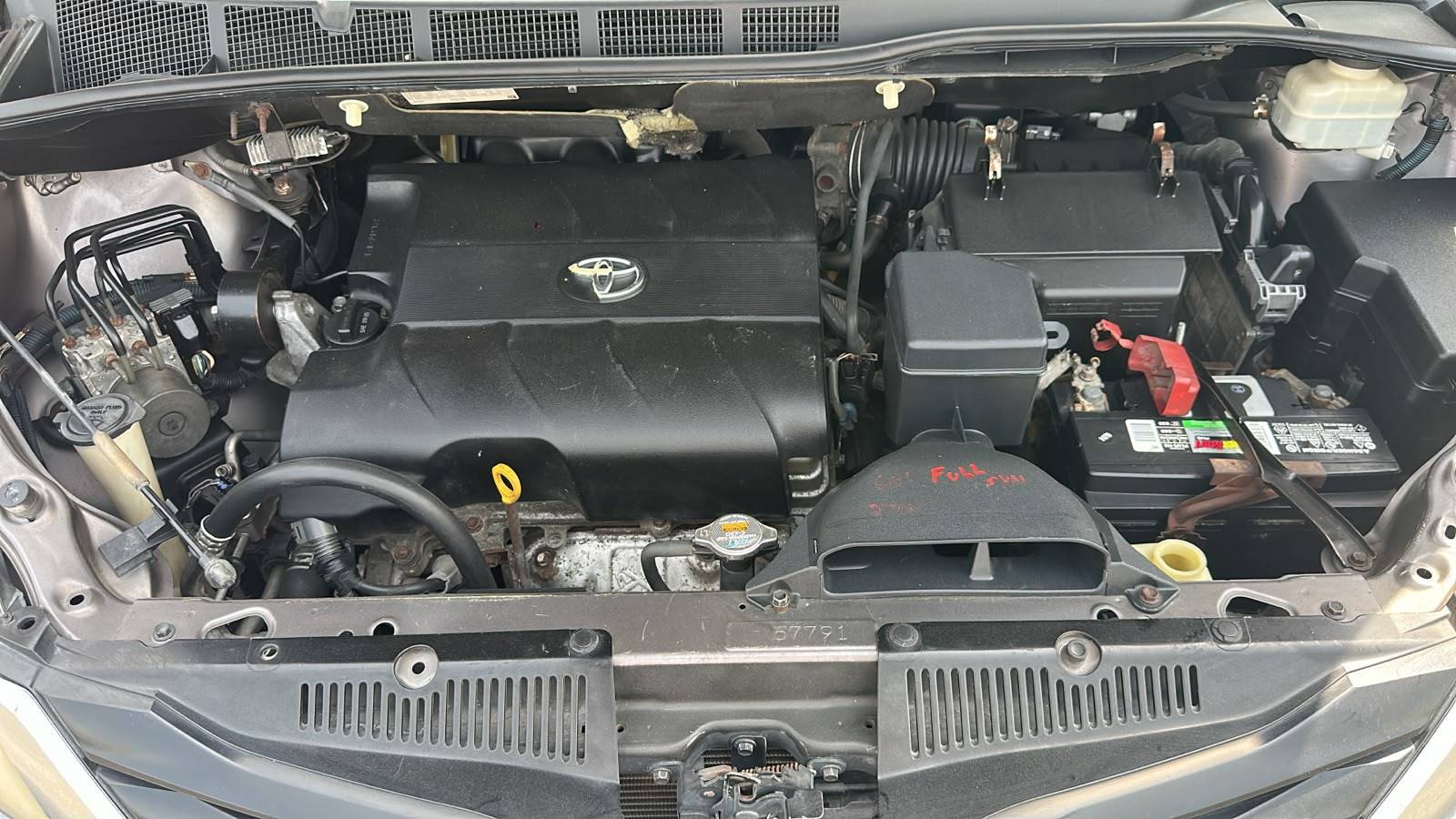 2011 TOYOTA SIENNA — 275215 Miles — Lot C0BS172439 — Souq - Marhaba Auctions Used Cars - Image 11
