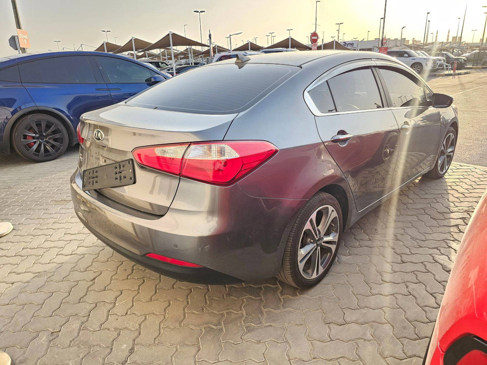 2015 KIA K3 — 155610 KM — Lot FA328829 — Souq - Marhaba Auctions Used Cars - Image 5