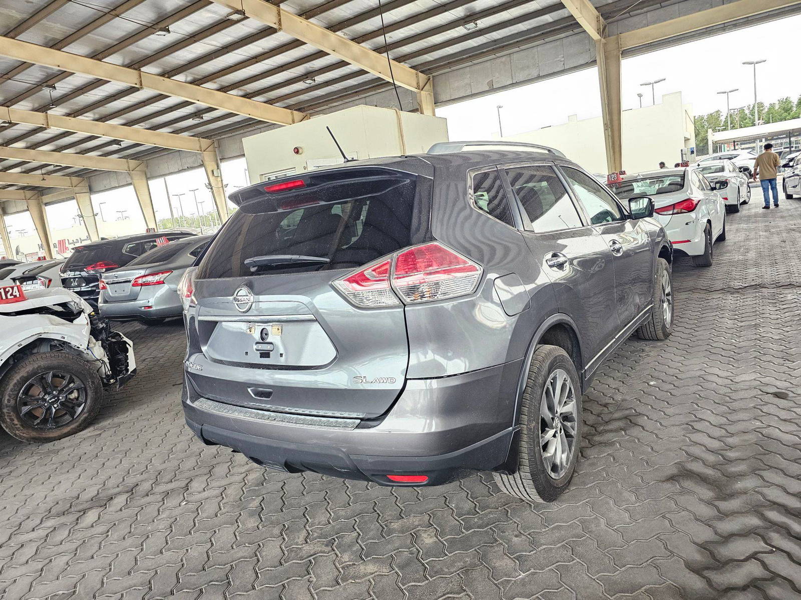 2015 NISSAN ROGUE — 124485 Miles — Lot 4FC804740 — Souq - Marhaba Auctions Used Cars - Image 3