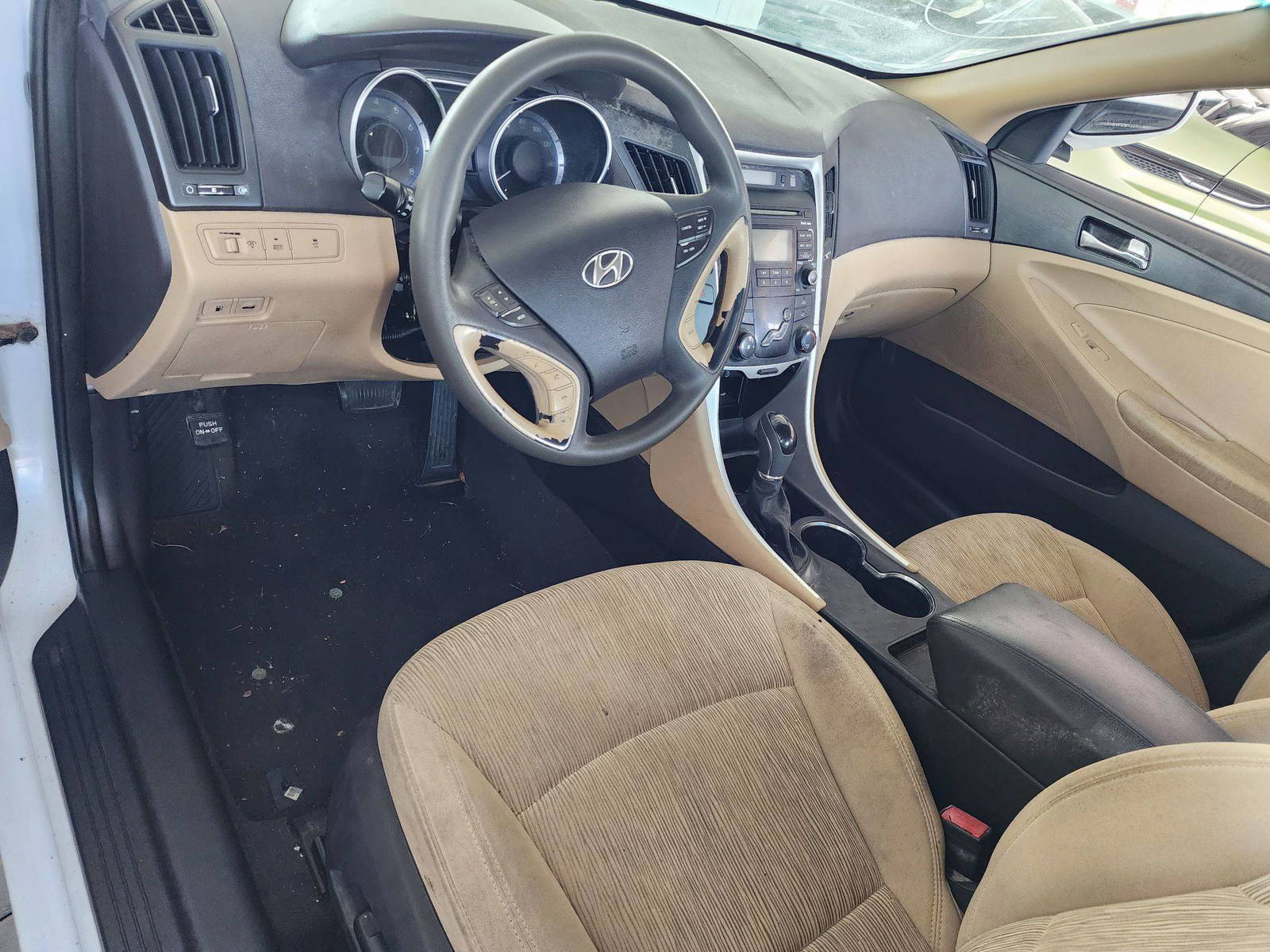 2011 HYUNDAI SONATA — 139157 Miles — Lot 51983663 - Marhaba Auctions Used Cars - Image 4