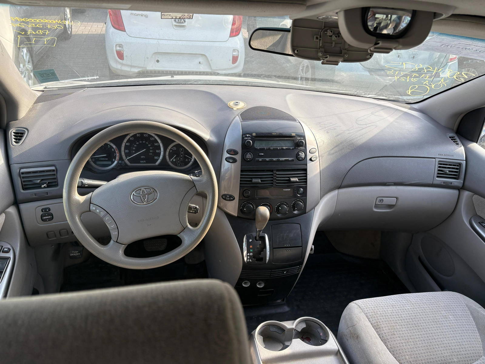 2006 TOYOTA SIENNA — 338403 KM — Lot 491718 — Ind. 12 - Marhaba Auctions Used Cars - Image 8