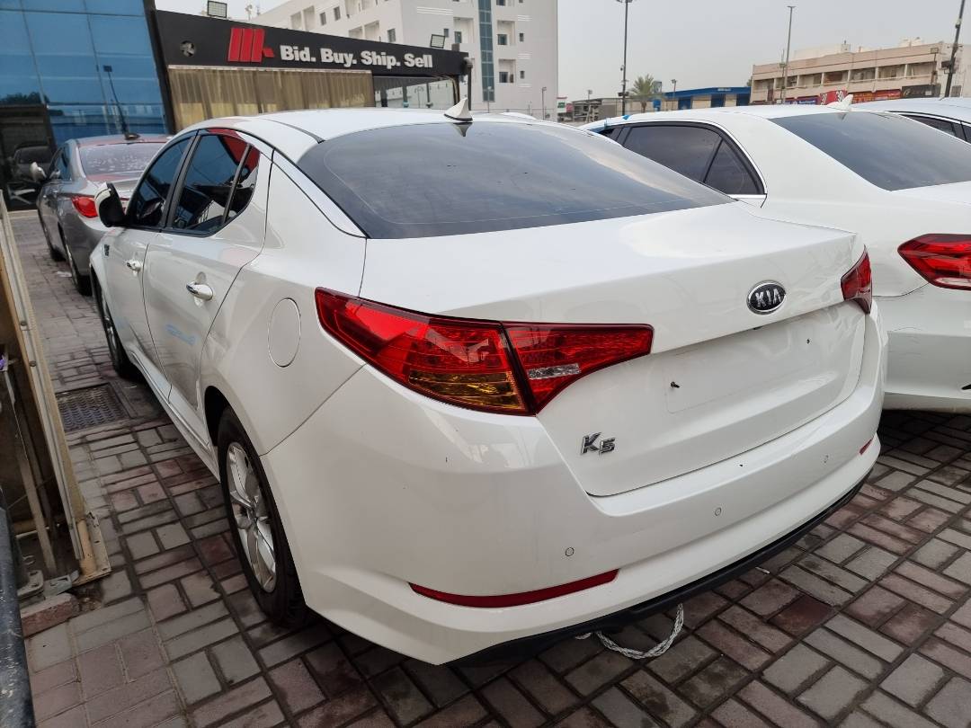 2012 KIA K5 — 203354 KM — Lot 224446 — Souq - Marhaba Auctions Used Cars - Image 5