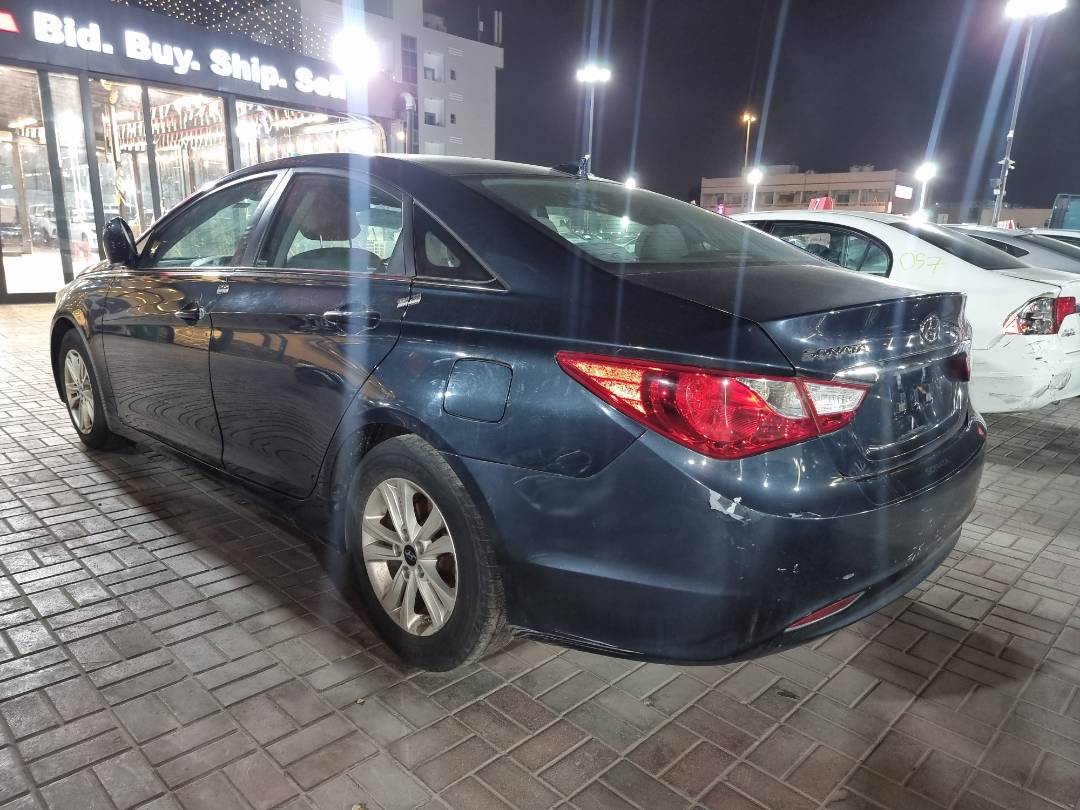 2013 HYUNDAI SONATA — 177649 Miles — Lot 215487 — Ind. 12 - Marhaba Auctions Used Cars - Image 4