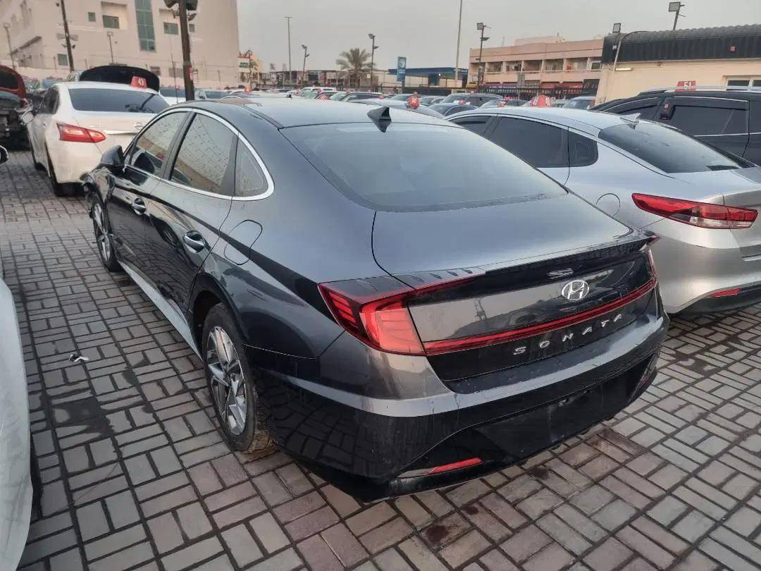 HYUNDAI SONATA