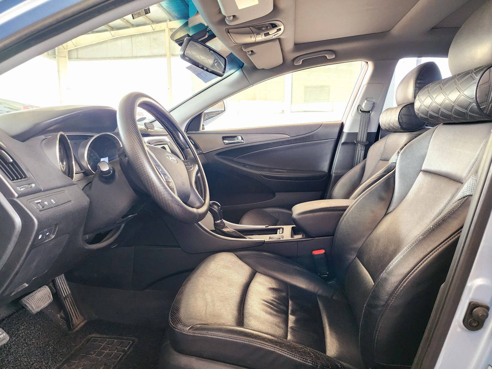 2012 HYUNDAI SONATA — 63691 KM — Lot 008523 — Souq - Marhaba Auctions Used Cars - Image 9