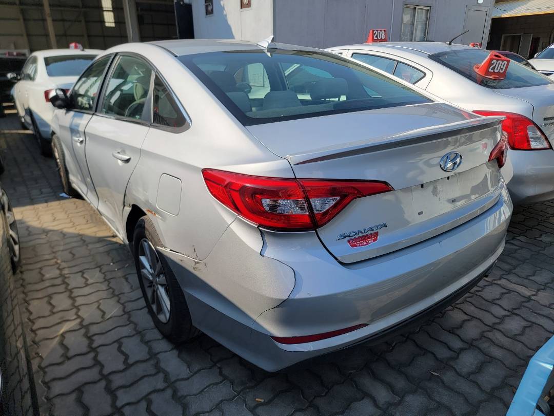2015 HYUNDAI SONATA — 129343 Miles — Lot 59357603 - Marhaba Auctions Used Cars - Image 4