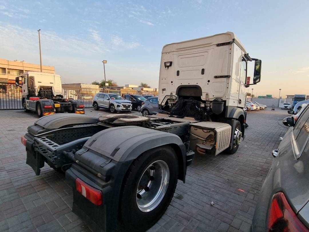 2018 MERCEDES BENZ ACTROS 1843 — 817082 KM — Lot 215487 — Ind. 12 - Marhaba Auctions Used Cars - Image 4