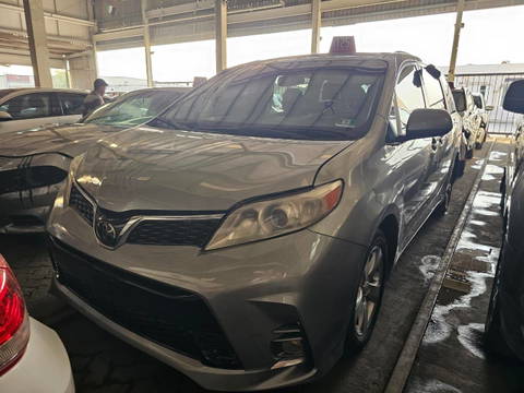 2012 TOYOTA SIENNA at Marhaba Auctions